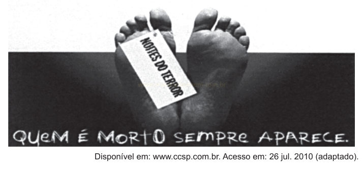 Anúncio em preto e branco com dois pés descalços e uma etiqueta escrita "NOITES DO TERROR".