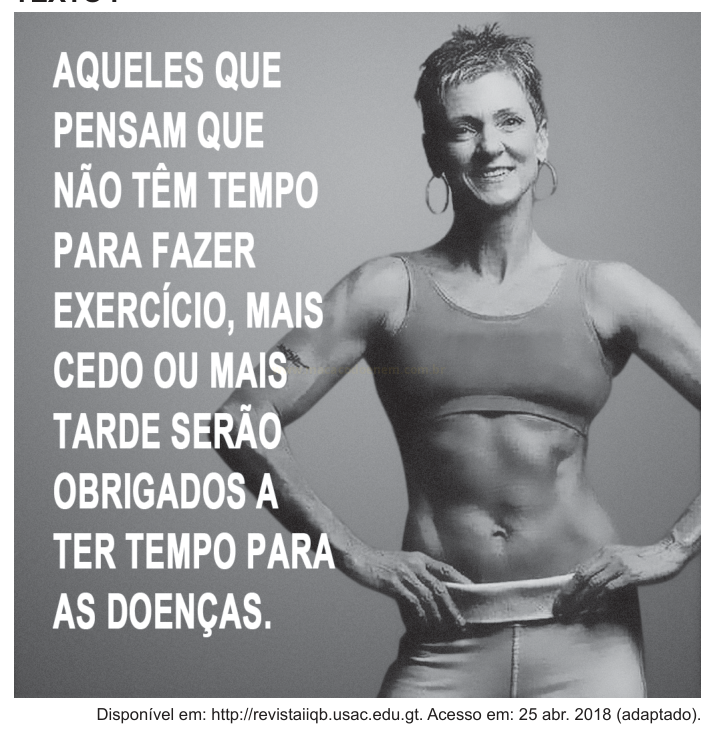 Fotografia em preto e branco de uma mulher sorridente de top esportivo, com frase motivacional sobre exercício sobreposta à imagem.