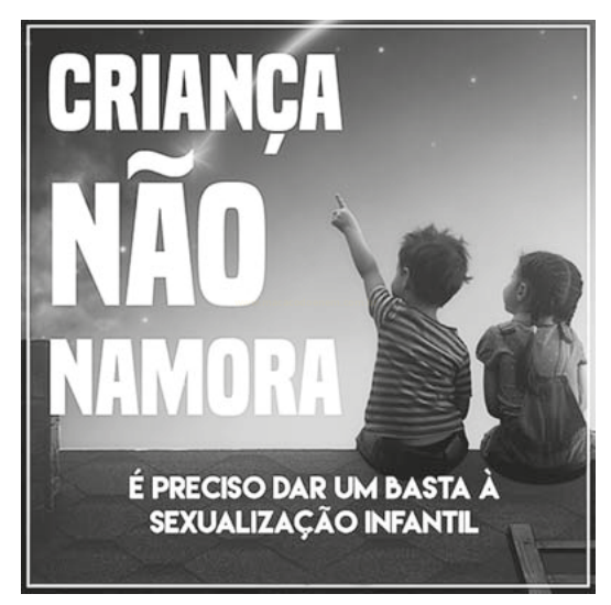 Imagem em preto e branco de duas crianças apontando para o céu, com a frase 'Criança não namora'.